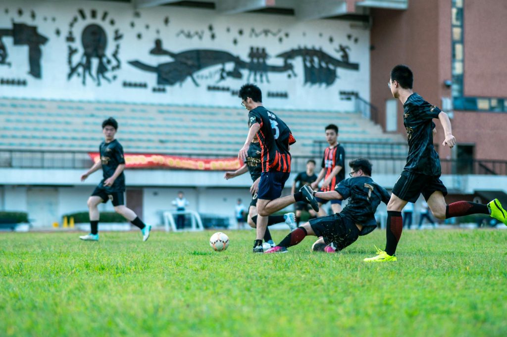 Không nên đặt cược theo cảm tính